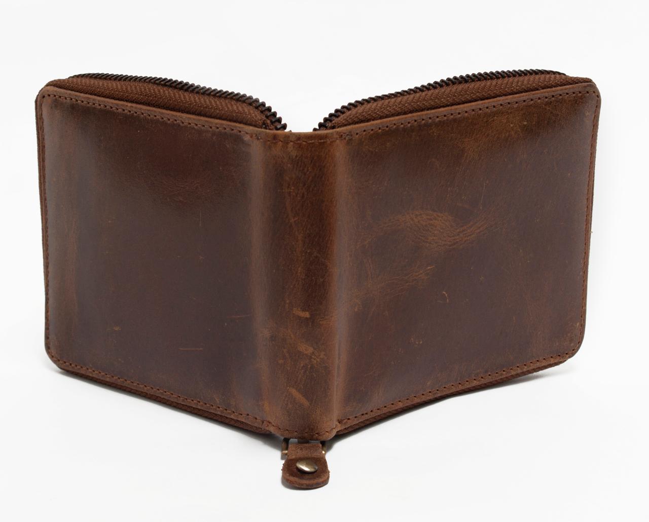 Classic Brown Elegance Zip Wallet