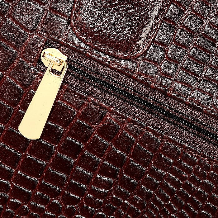 Leather Satchels Style with Exquisite Tote Handbags