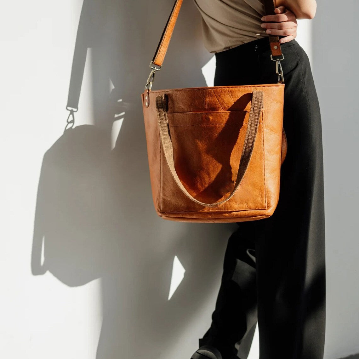Vintage Leather Hand Bag for Effortless Style