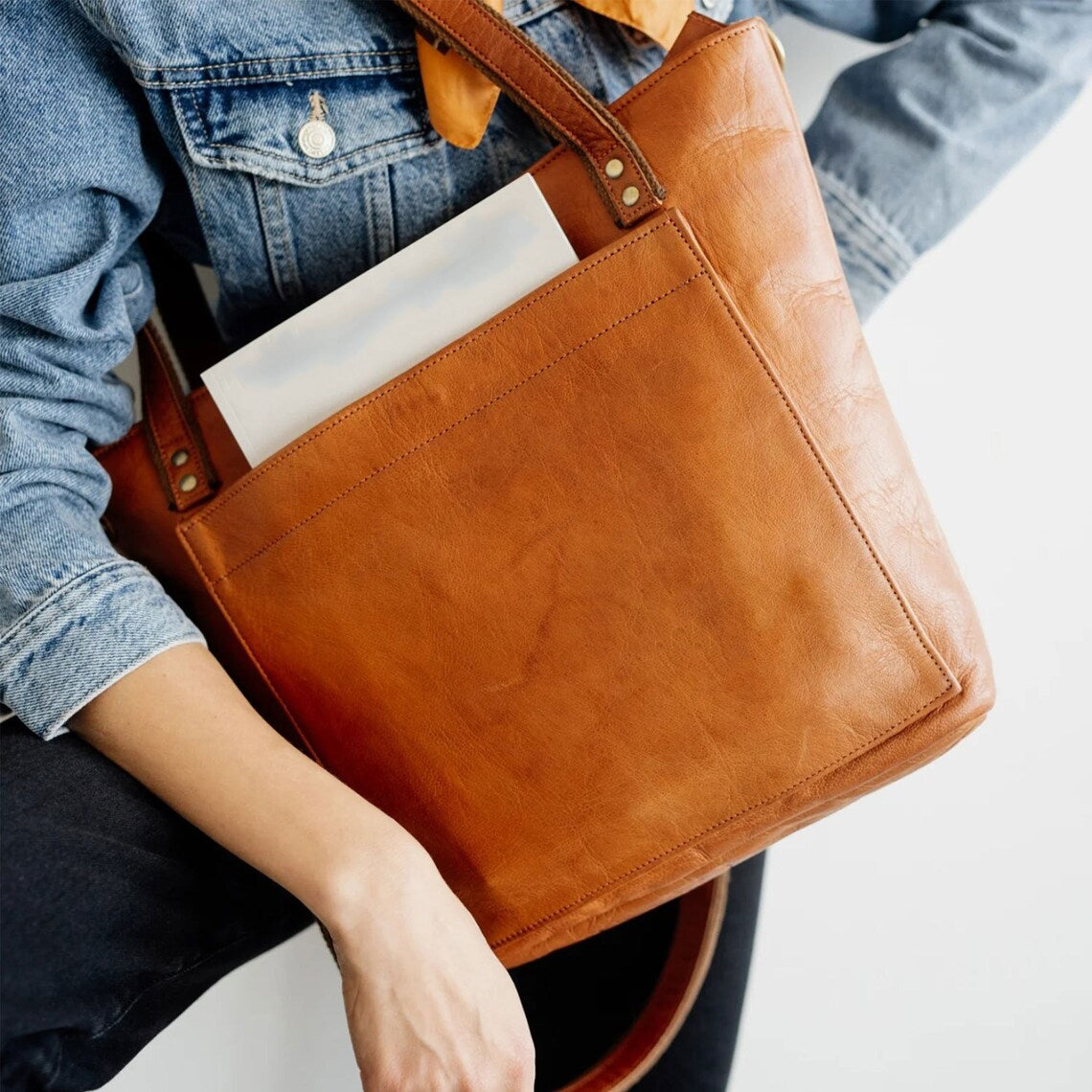 Vintage Leather Hand Bag for Effortless Style